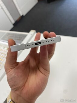 iPhone 16e 128gb, pouze rozbalený - 5