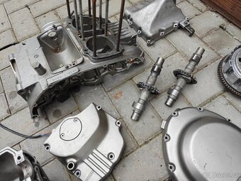 Suzuki GS 500 - motor na díly - 5