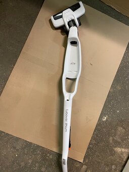 Tyčový bateriový vysavač - 5