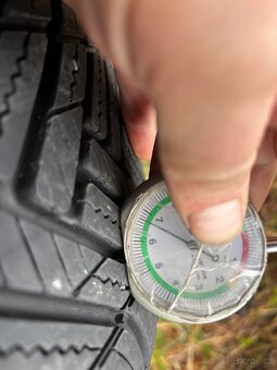 215/40/17 celoroční pneu - 5