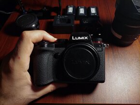 Panasonic Lumix DC-S5 + nabíječka - 5