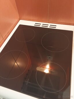 Sporák Beko CS 5800 sklokeramická deska - 5