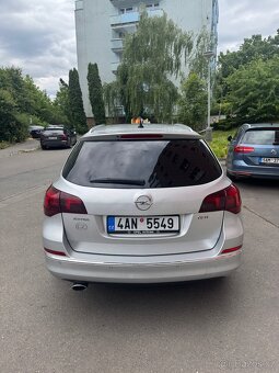 Opel Astra J Sport Tourer - 5