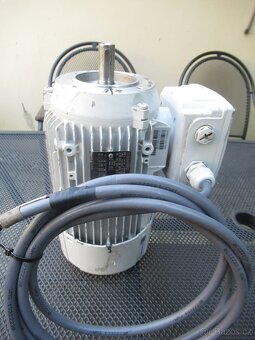 SIEMENS-NEPOUŽITÝ přírubák 400V.0,75kw-1450ot.min. - 5