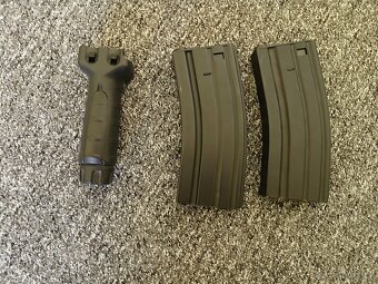 Airsoftová zbraň M4 CQB - 5