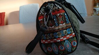 Menší kabelka Desigual - 5