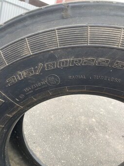 Pneu 315/80 R 22,5 - 5