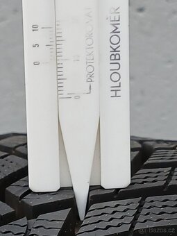 Zánovní zimní pneu Goodyear 205/55/19 vzorek 8mm - 5