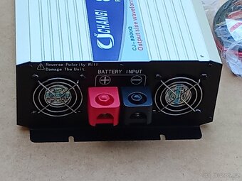 Invertor (měnič napětí) 8000W, 12Vss/230V stř., čistý sinus - 5