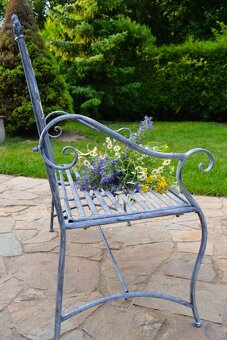 Provence kovová zahradní lavice 110 cm -antik šedá - 5
