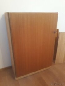 Sloupová sestava se skříňkou a policemi - 5