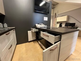 Expoziční kuchyňská linka Oresi, sleva 60% - 5