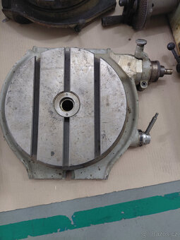 Dělička, otočný stůl - 5