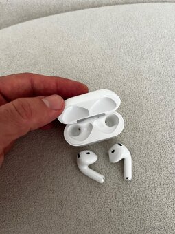 AirPod 4 - 5