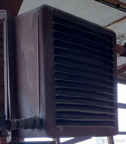 Teplovodní ohřívač vzduchu se žaluziemi a ventilátorem - 5