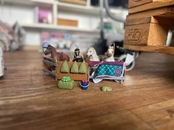 Schleich přepravník koní a další koně a doplňky - 5