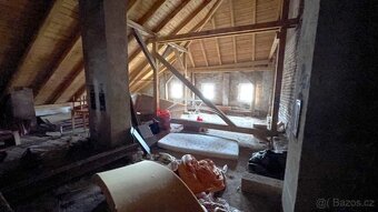 Velká půda určená k výstavbě bytů v centru Jihlavy - 5