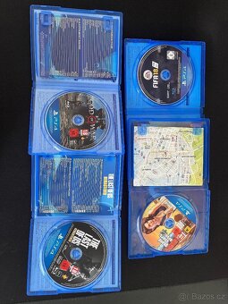 PS4 Slim 2TB + 2 ovladače + 7 her + nabíječka – plně funkční - 5