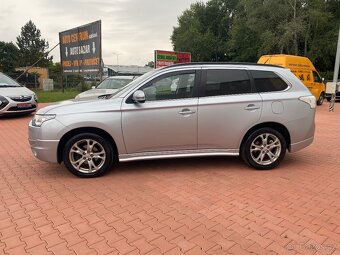 MITSUBISHI OUTLANDER  7 míst diesel manuál - 5