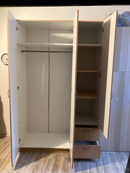 šatní skříň - 5