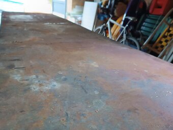 Prodám dílenský stůl, ponk. Masivní, bitelný - 5