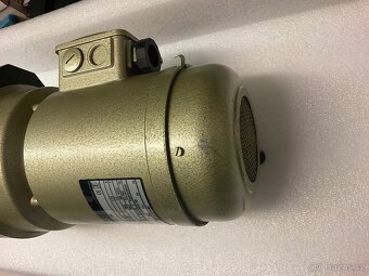 Motor s rozběhovou spojkou - 5