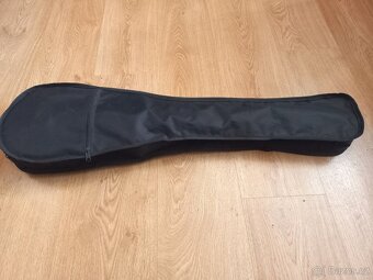 Prodej malé cestovní kytary, málo hraná, jako nová - 5