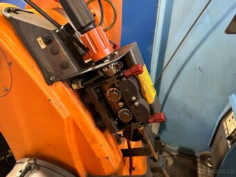 Svařovací robot CLOOS ROMAT 310 včetně pracovní buňky Z1 - 5