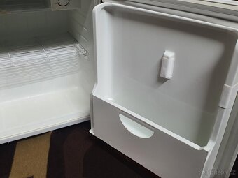 51cm tř.A+ MINI lednice Samsung - 5