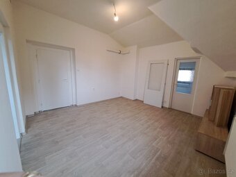 Pronájem atypického bytu 3+1 - 5