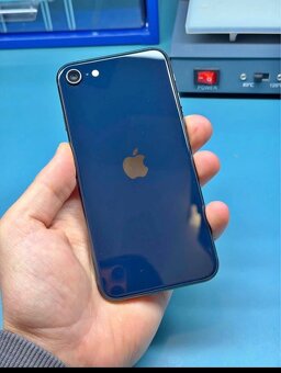 Apple iPhone SE 2022 64GB jako nový - 5