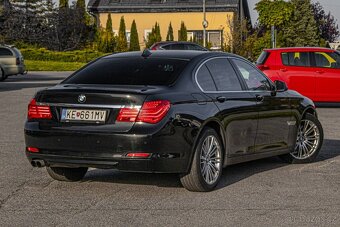BMW Rad 7 730d čierna - 5