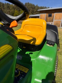 Zahradní traktor John Deere - 5