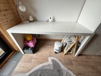 MALM bily psaci stůl s výsuvnou deskou (151x65 cm) - 5