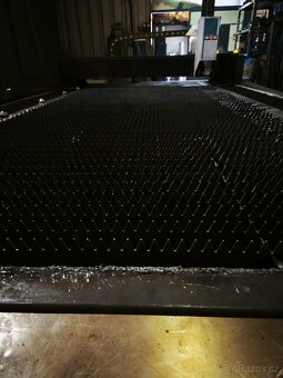 CNC vláknový laser LX3015 2kW - 5