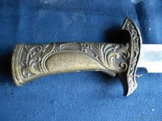 OCELOVÝ NŮŽ ZDOBENÁ DÝKA - ZNAČENÉ - 5