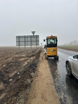 Minibagr Caterpillar 301.6 - 5