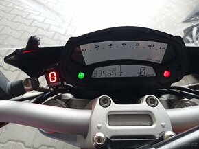 Ducati Monster 796 - 5