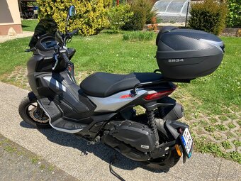 Aprilia SR GT 125 - 5