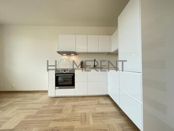 Pronájem bytu 4+kk, 75m² + lodžie - Praha - Modřany, ul. Per - 5