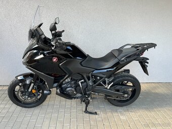 Honda NT1100 - 5