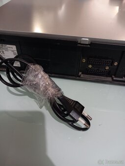videorekordér Sanyo VHR-H791E. - 5