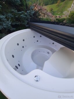 Kulatá akrylátová vířivka ECO PLUS - 5