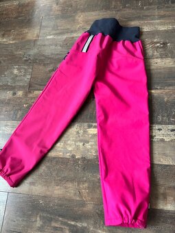 Softshelové kalhoty zn.UNUO dětské 122/128 vel - 5