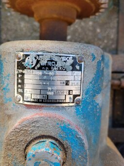 Elektromotor s převodovkou - 5