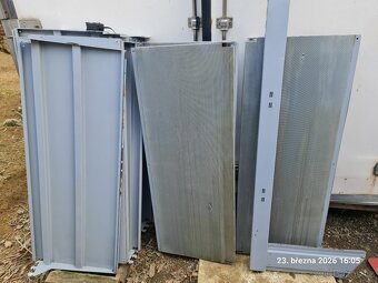 Prodejní kovový regál - části - 5