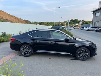 Škoda SuperB iV L&K 2023, černá metalíza - 5