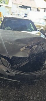 Mercedes Benz e212 - 5