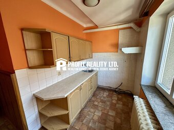 Prodej bytu 3+1, Králův Dvůr, ev.č. 100900 - 5