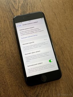 Apple iPhone SE 2020 - 5